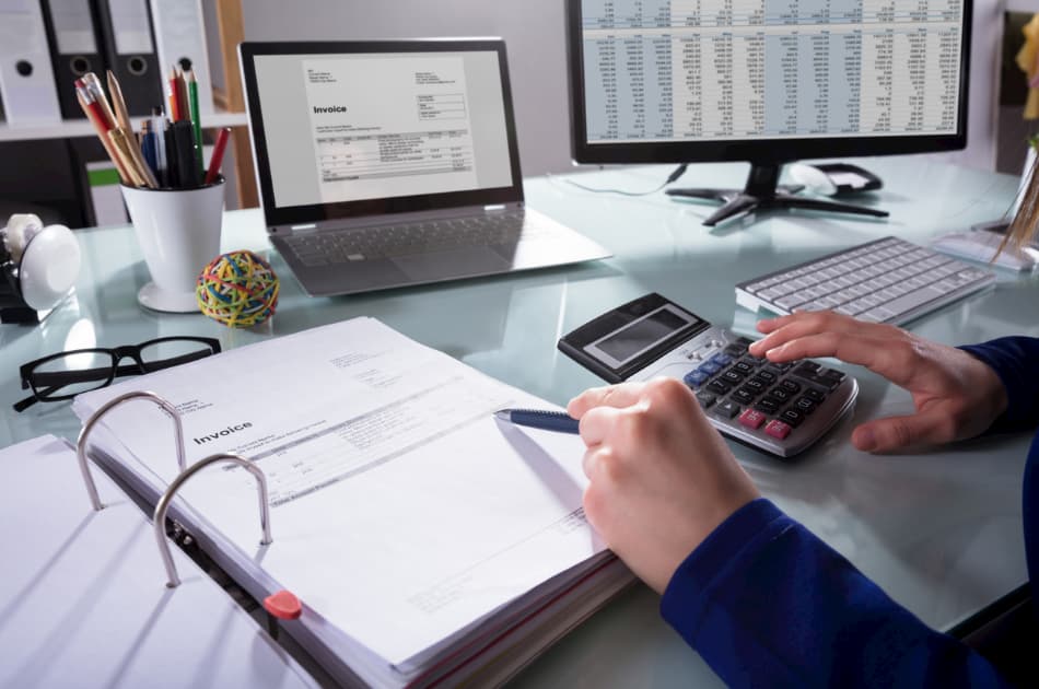 Bisnis startup mengelola keuangan dengan aplikasi accounting Appnow